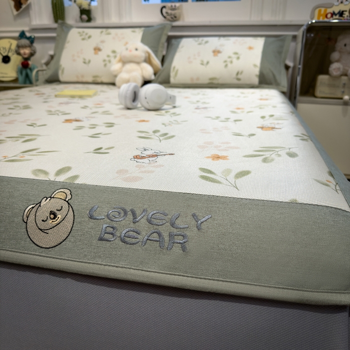 91家纺网 家纺一手货源 找家纺 全季家居 2025新款A类抗菌防螨数码印花冰藤席凉席席子 田园兔 床笠