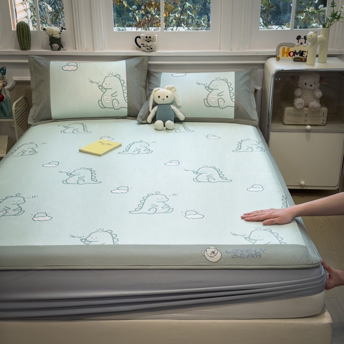 91家纺网 家纺一手货源 找家纺 全季家居 2025新款A类抗菌防螨数码印花冰藤席凉席席子 小恐龙 床笠