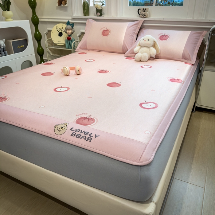 91家纺网 家纺一手货源 找家纺 全季家居 2025新款A类抗菌防螨数码印花冰藤席凉席席子 小苹果 床笠