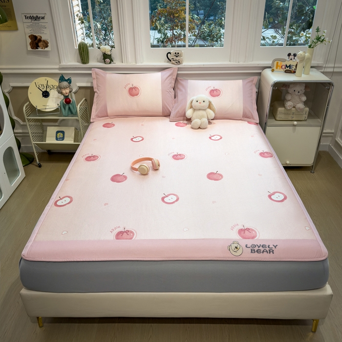 91家纺网 家纺一手货源 找家纺 全季家居 2025新款A类抗菌防螨数码印花冰藤席凉席席子 小苹果 床笠