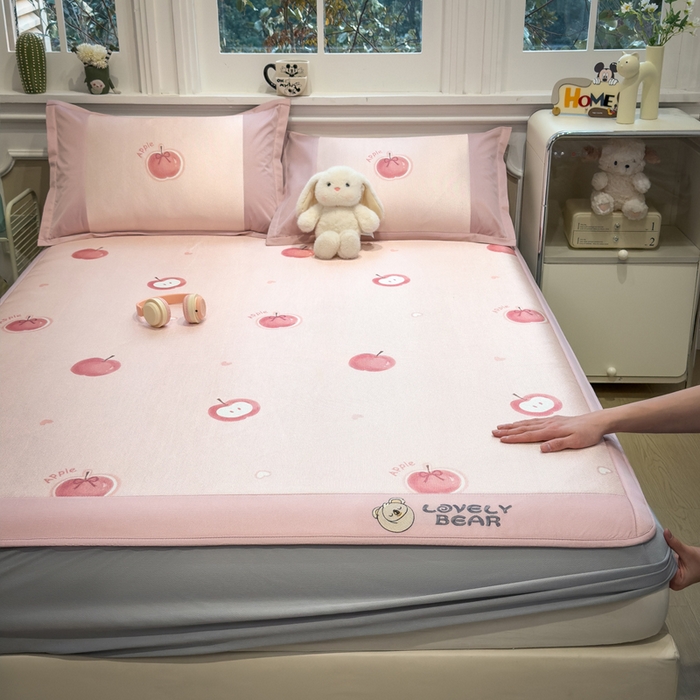 91家纺网 家纺一手货源 找家纺 全季家居 2025新款A类抗菌防螨数码印花冰藤席凉席席子 小苹果 床笠