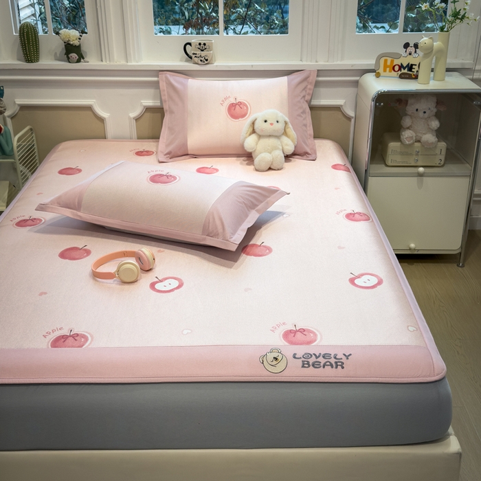 91家纺网 家纺一手货源 找家纺 全季家居 2025新款A类抗菌防螨数码印花冰藤席凉席席子 小苹果 床笠