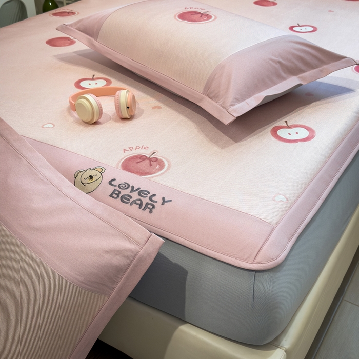 91家纺网 家纺一手货源 找家纺 全季家居 2025新款A类抗菌防螨数码印花冰藤席凉席席子 小苹果 床笠