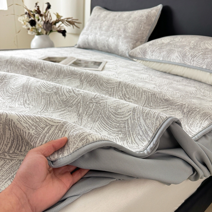 91家纺网 家纺一手货源 找家纺 （总）鑫钰 2025新款A类进口PE高冷感凉席高端聚乙烯凉豆豆高克重480克冰丝凉席床笠三件套