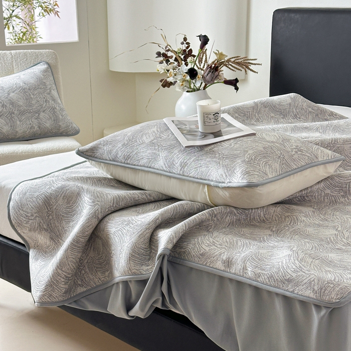 91家纺网 家纺一手货源 找家纺 （总）鑫钰 2025新款A类进口PE高冷感凉席高端聚乙烯凉豆豆高克重480克冰丝凉席床笠三件套