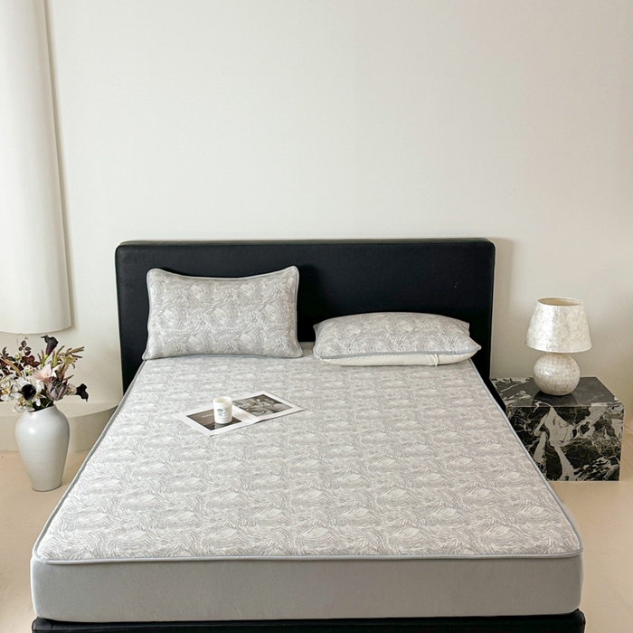 91家纺网 家纺一手货源 找家纺 鑫钰 2025新款A类进口PE高冷感凉席高端聚乙烯凉豆豆高克重480克冰丝凉席床笠三件套 冰肌-银灰