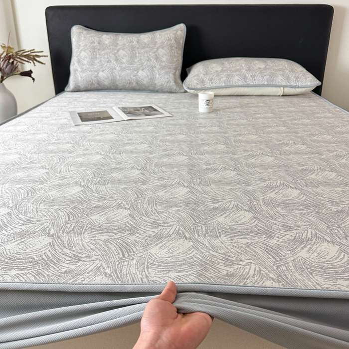 91家纺网 家纺一手货源 找家纺 鑫钰 2025新款A类进口PE高冷感凉席高端聚乙烯凉豆豆高克重480克冰丝凉席床笠三件套 冰肌-银灰