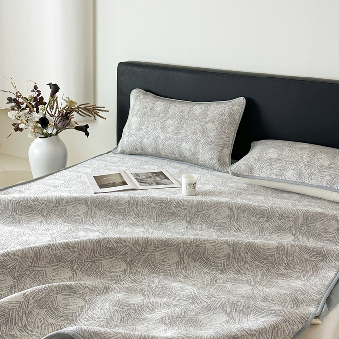 91家纺网 家纺一手货源 找家纺 鑫钰 2025新款A类进口PE高冷感凉席高端聚乙烯凉豆豆高克重480克冰丝凉席床笠三件套 冰肌-银灰