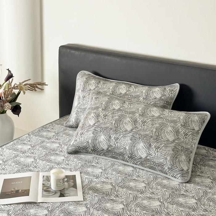 91家纺网 家纺一手货源 找家纺 鑫钰 2025新款A类进口PE高冷感凉席高端聚乙烯凉豆豆高克重480克冰丝凉席床笠三件套 冰肌-墨灰