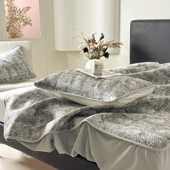 91家纺网 家纺一手货源 找家纺 鑫钰 2025新款A类进口PE高冷感凉席高端聚乙烯凉豆豆高克重480克冰丝凉席床笠三件套 冰肌-墨灰