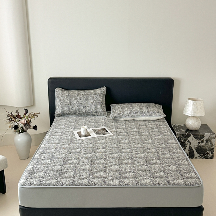 91家纺网 家纺一手货源 找家纺 鑫钰 2025新款A类进口PE高冷感凉席高端聚乙烯凉豆豆高克重480克冰丝凉席床笠三件套 冰肌-墨灰