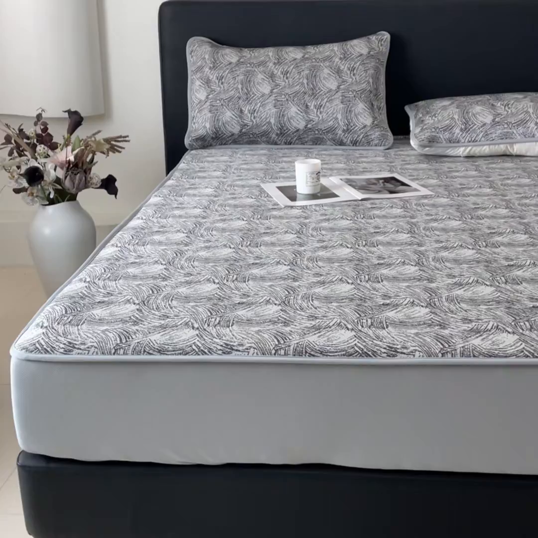 91家纺网 家纺一手货源 找家纺 鑫钰 2025新款A类进口PE高冷感凉席高端聚乙烯凉豆豆高克重480克冰丝凉席床笠三件套 冰肌-墨灰