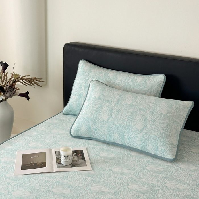 91家纺网 家纺一手货源 找家纺 鑫钰 2025新款A类进口PE高冷感凉席高端聚乙烯凉豆豆高克重480克冰丝凉席床笠三件套 冰肌-水绿