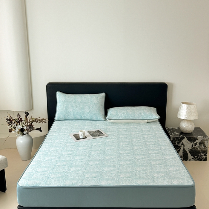 91家纺网 家纺一手货源 找家纺 鑫钰 2025新款A类进口PE高冷感凉席高端聚乙烯凉豆豆高克重480克冰丝凉席床笠三件套 冰肌-水绿