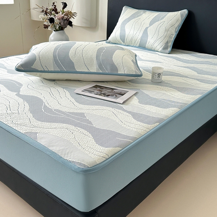 91家纺网 家纺一手货源 找家纺 鑫钰 2025新款A类进口PE高冷感凉席高端聚乙烯凉豆豆高克重480克冰丝凉席床笠三件套 沁夏-冰川蓝