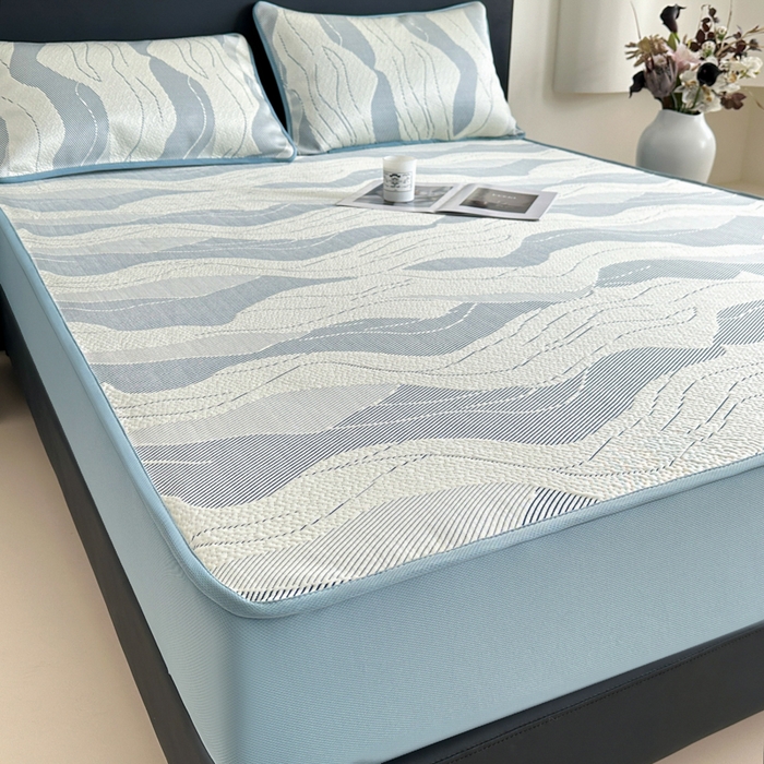 91家纺网 家纺一手货源 找家纺 鑫钰 2025新款A类进口PE高冷感凉席高端聚乙烯凉豆豆高克重480克冰丝凉席床笠三件套 沁夏-冰川蓝