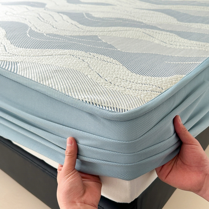 91家纺网 家纺一手货源 找家纺 鑫钰 2025新款A类进口PE高冷感凉席高端聚乙烯凉豆豆高克重480克冰丝凉席床笠三件套 沁夏-冰川蓝