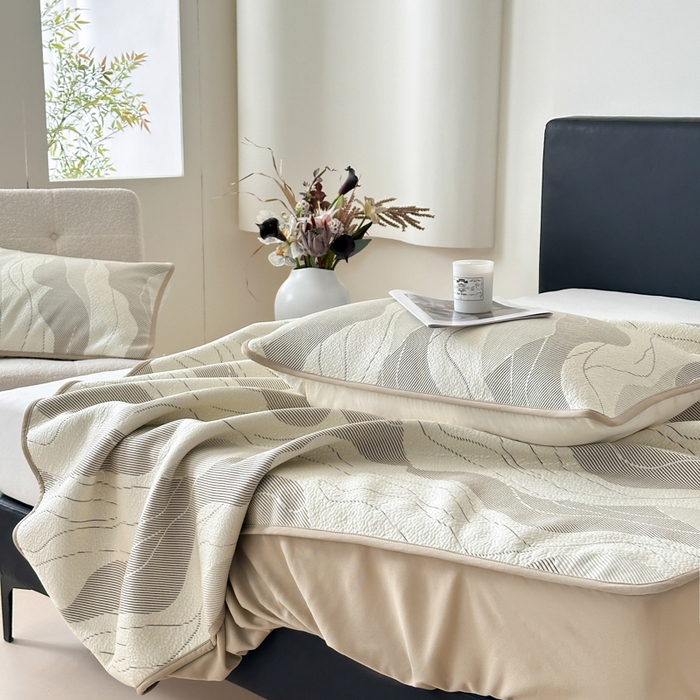 91家纺网 家纺一手货源 找家纺 鑫钰 2025新款A类进口PE高冷感凉席高端聚乙烯凉豆豆高克重480克冰丝凉席床笠三件套 沁夏-奶咖