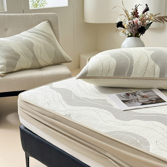 91家纺网 家纺一手货源 找家纺 鑫钰 2025新款A类进口PE高冷感凉席高端聚乙烯凉豆豆高克重480克冰丝凉席床笠三件套 沁夏-奶咖