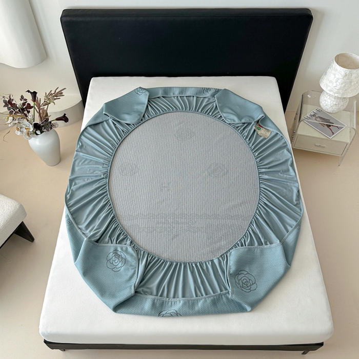 91家纺网 家纺一手货源 找家纺 鑫钰 2025新款A类进口PE高冷感凉席高端聚乙烯凉豆豆高克重480克冰丝凉席床笠三件套 山茶物语-蓝