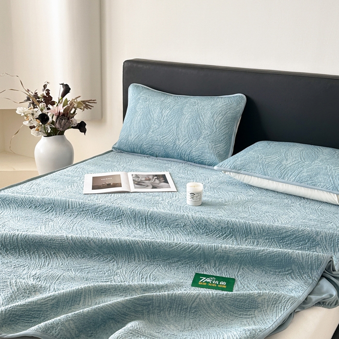 91家纺网 家纺一手货源 找家纺 鑫钰 2025新款A类进口PE高冷感凉席高端聚乙烯凉豆豆高克重480克冰丝凉席床笠三件套 云锦-冰川蓝