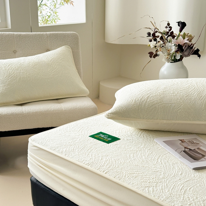 91家纺网 家纺一手货源 找家纺 鑫钰 2025新款A类进口PE高冷感凉席高端聚乙烯凉豆豆高克重480克冰丝凉席床笠三件套 云锦-奶白