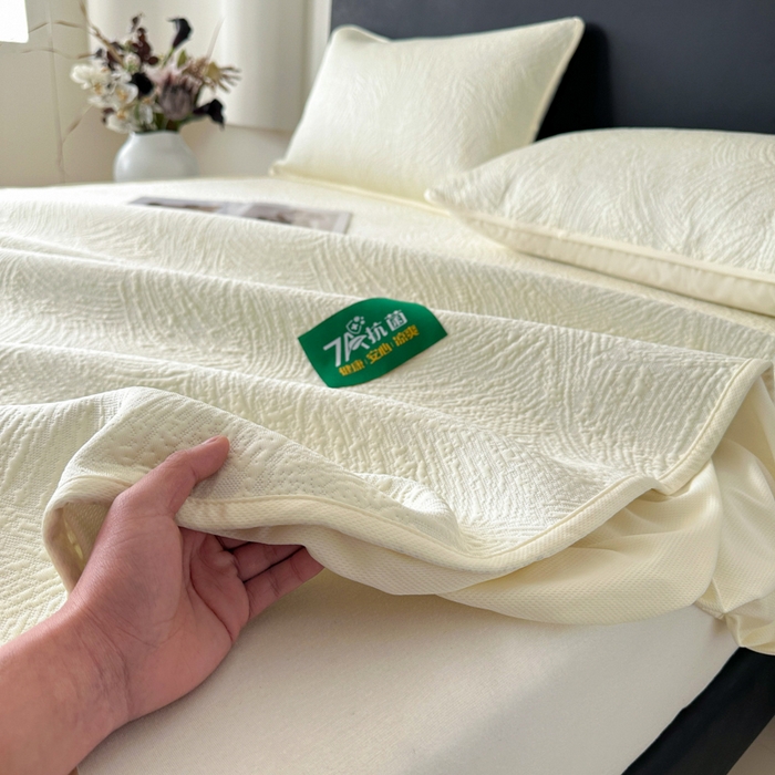 91家纺网 家纺一手货源 找家纺 鑫钰 2025新款A类进口PE高冷感凉席高端聚乙烯凉豆豆高克重480克冰丝凉席床笠三件套 云锦-奶白