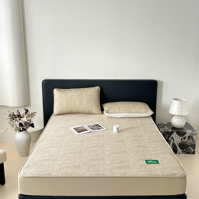 91家纺网 家纺一手货源 找家纺 鑫钰 2025新款A类进口PE高冷感凉席高端聚乙烯凉豆豆高克重480克冰丝凉席床笠三件套 云锦-奶咖