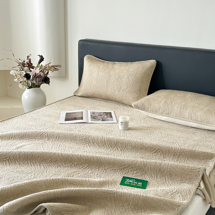 91家纺网 家纺一手货源 找家纺 鑫钰 2025新款A类进口PE高冷感凉席高端聚乙烯凉豆豆高克重480克冰丝凉席床笠三件套 云锦-奶咖