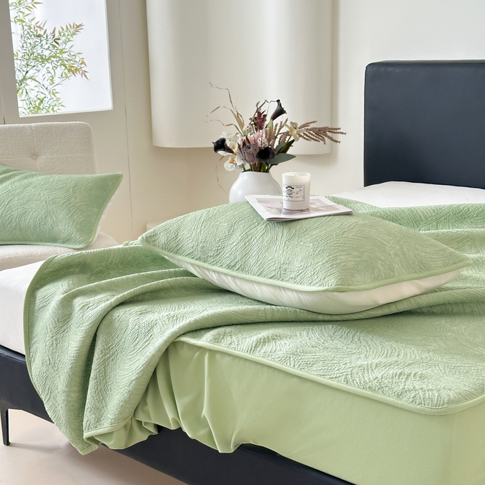 91家纺网 家纺一手货源 找家纺 鑫钰 2025新款A类进口PE高冷感凉席高端聚乙烯凉豆豆高克重480克冰丝凉席床笠三件套 云锦-水绿