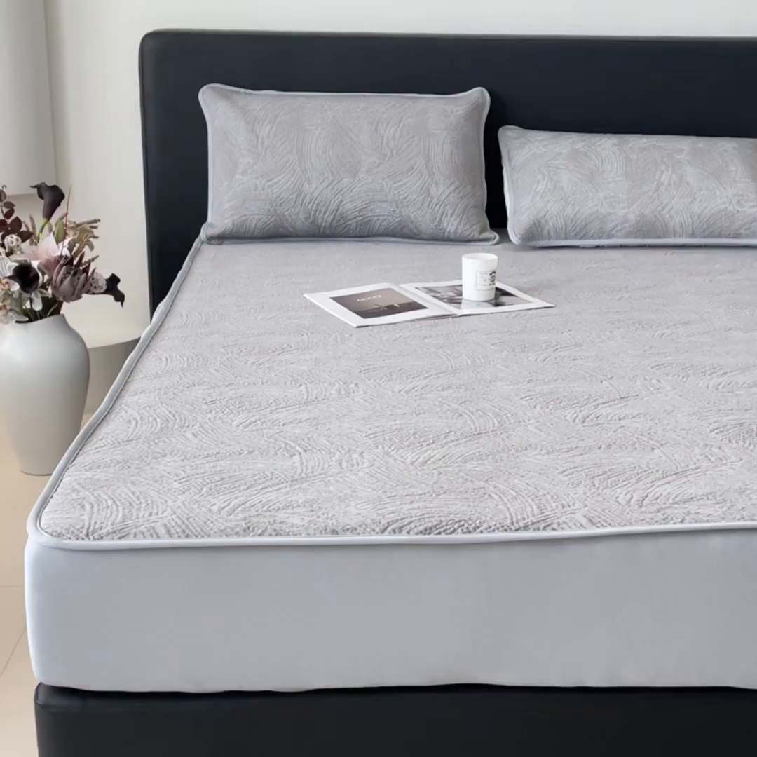 91家纺网 家纺一手货源 找家纺 鑫钰 2025新款A类进口PE高冷感凉席高端聚乙烯凉豆豆高克重480克冰丝凉席床笠三件套 云锦-银灰