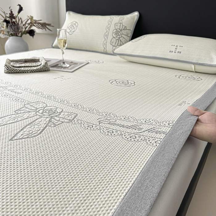 91家纺网 家纺一手货源 找家纺 （总）鑫钰 2025新款A类进口PE高冷感凉席高端聚乙烯凉豆豆高克重480克冰丝凉席床席三件套