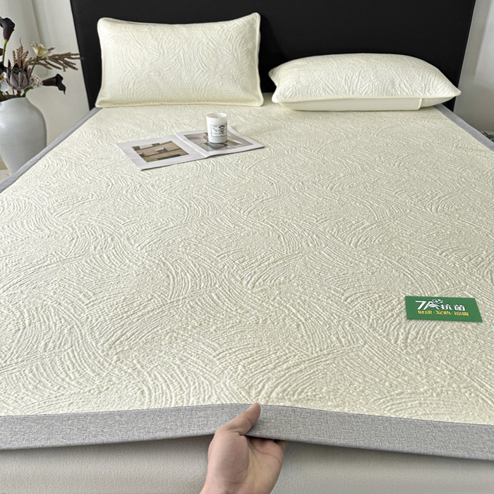 91家纺网 家纺一手货源 找家纺 （总）鑫钰 2025新款A类进口PE高冷感凉席高端聚乙烯凉豆豆高克重480克冰丝凉席床席三件套