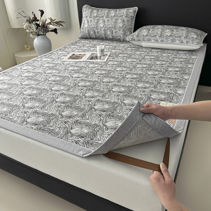 91家纺网 家纺一手货源 找家纺 鑫钰 2025新款A类进口PE高冷感凉席高端聚乙烯凉豆豆高克重480克冰丝凉席床席三件套 冰肌-墨灰