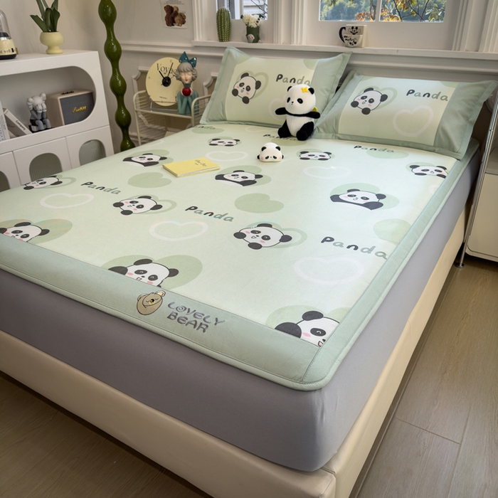 91家纺网 家纺一手货源 找家纺 全季家居 2025新款A类抗菌防螨数码印花冰藤席凉席席子 小熊猫 床笠