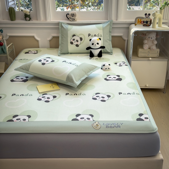 91家纺网 家纺一手货源 找家纺 全季家居 2025新款A类抗菌防螨数码印花冰藤席凉席席子 小熊猫 床笠