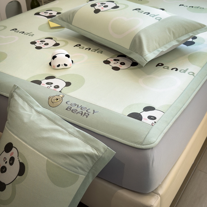 91家纺网 家纺一手货源 找家纺 全季家居 2025新款A类抗菌防螨数码印花冰藤席凉席席子 小熊猫 床笠