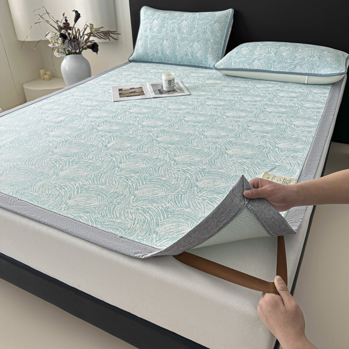 91家纺网 家纺一手货源 找家纺 鑫钰 2025新款A类进口PE高冷感凉席高端聚乙烯凉豆豆高克重480克冰丝凉席床席三件套 冰肌-水绿