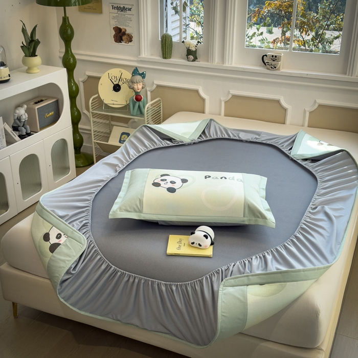 91家纺网 家纺一手货源 找家纺 全季家居 2025新款A类抗菌防螨数码印花冰藤席凉席席子 小熊猫 床笠