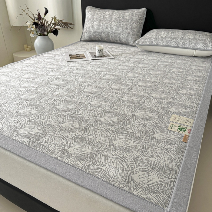 91家纺网 家纺一手货源 找家纺 鑫钰 2025新款A类进口PE高冷感凉席高端聚乙烯凉豆豆高克重480克冰丝凉席床席三件套 冰肌-银灰