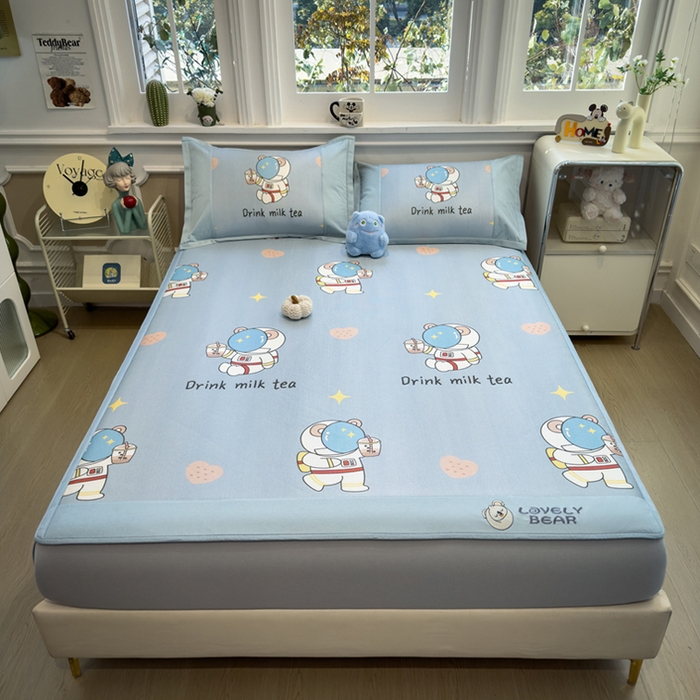 91家纺网 家纺一手货源 找家纺 全季家居 2025新款A类抗菌防螨数码印花冰藤席凉席席子 宇航员 床笠