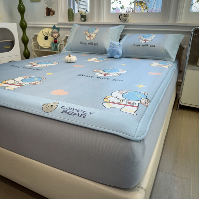 91家纺网 家纺一手货源 找家纺 全季家居 2025新款A类抗菌防螨数码印花冰藤席凉席席子 宇航员 床笠