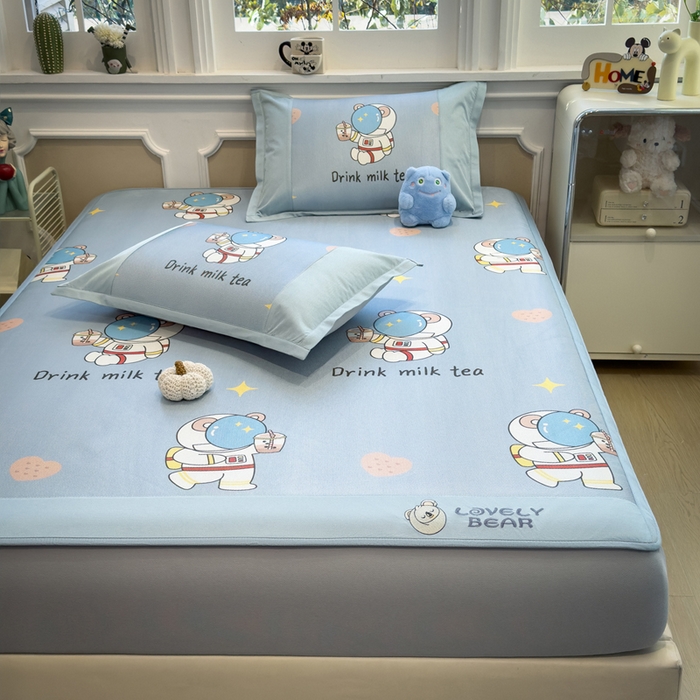 91家纺网 家纺一手货源 找家纺 全季家居 2025新款A类抗菌防螨数码印花冰藤席凉席席子 宇航员 床笠