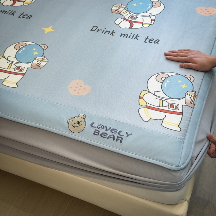 91家纺网 家纺一手货源 找家纺 全季家居 2025新款A类抗菌防螨数码印花冰藤席凉席席子 宇航员 床笠