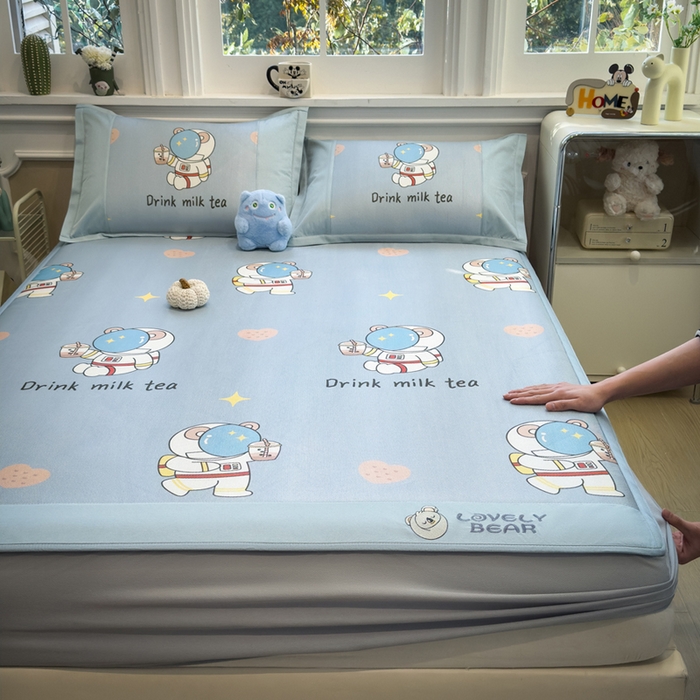 91家纺网 家纺一手货源 找家纺 全季家居 2025新款A类抗菌防螨数码印花冰藤席凉席席子 宇航员 床笠