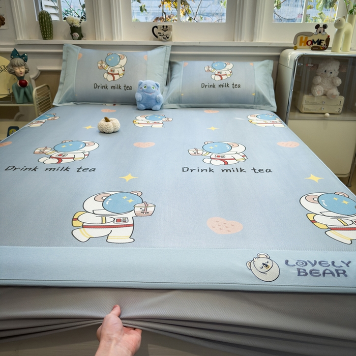 91家纺网 家纺一手货源 找家纺 全季家居 2025新款A类抗菌防螨数码印花冰藤席凉席席子 宇航员 床笠