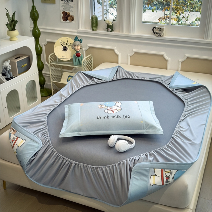 91家纺网 家纺一手货源 找家纺 全季家居 2025新款A类抗菌防螨数码印花冰藤席凉席席子 宇航员 床笠