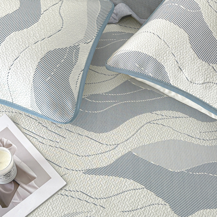 91家纺网 家纺一手货源 找家纺 鑫钰 2025新款A类进口PE高冷感凉席高端聚乙烯凉豆豆高克重480克冰丝凉席床席三件套 沁夏-冰川蓝