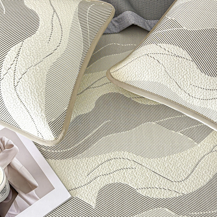 91家纺网 家纺一手货源 找家纺 鑫钰 2025新款A类进口PE高冷感凉席高端聚乙烯凉豆豆高克重480克冰丝凉席床席三件套 沁夏-奶咖