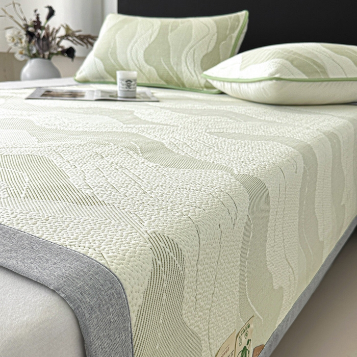 91家纺网 家纺一手货源 找家纺 鑫钰 2025新款A类进口PE高冷感凉席高端聚乙烯凉豆豆高克重480克冰丝凉席床席三件套 沁夏-青柠绿